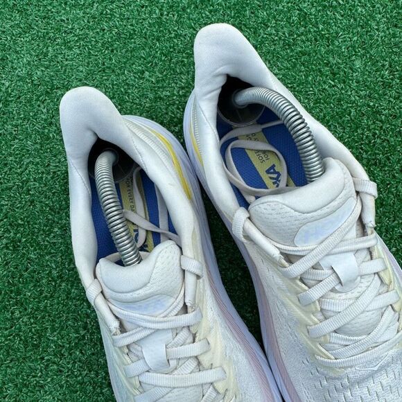 HOKA ONE ONE CLIFTON 8 - Women’s Running Shoes - SIZE 9.5B - Picture 5 of 10
